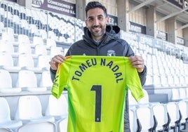 Tomeu Nadal, con la camiseta del Burgos CF.