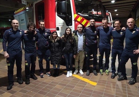 Los bomberos de Burgos con una visita muy especial.