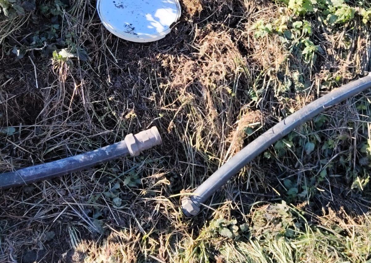 Imagen secundaria 1 - Tubería rota y sin soterrar en Briviesca. 