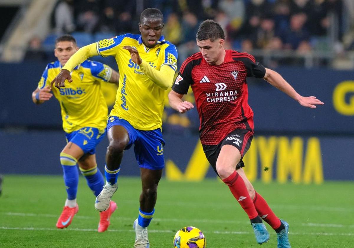 El Mirandés no pudo con el Cádiz.