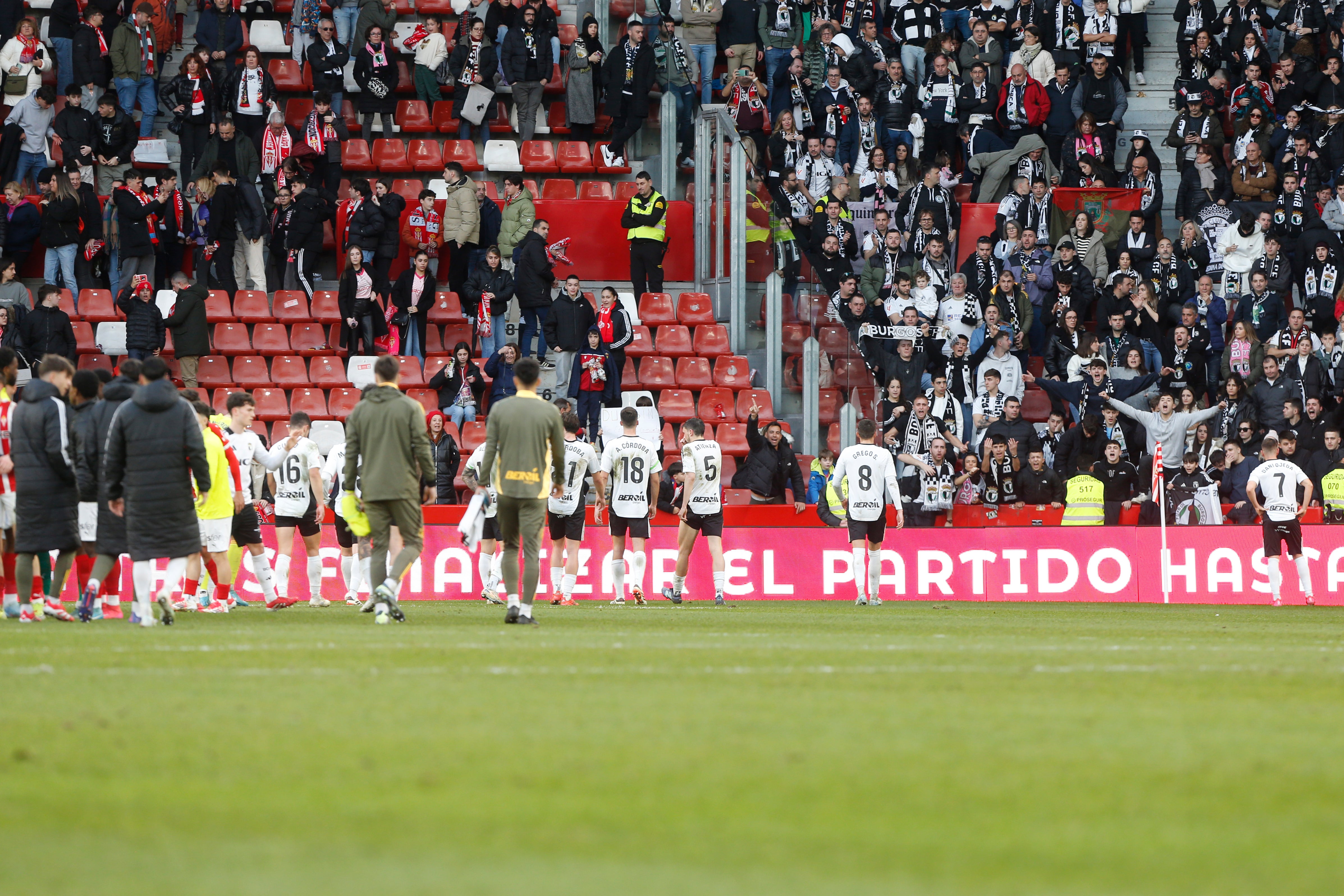 Así ha sido, en imágenes, la derrota del Burgos CF en Gijón