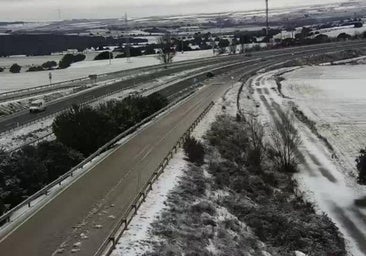 Varias carreteras de Burgos restringen la circulación y obligan a usar cadenas por la nieve