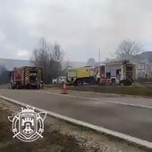 Aparatoso incendio de un camión en plena carretera en Burgos