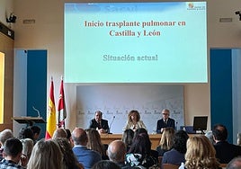 Imagen de la reunión explicativa sobre el programa de trasplante pulmonar.