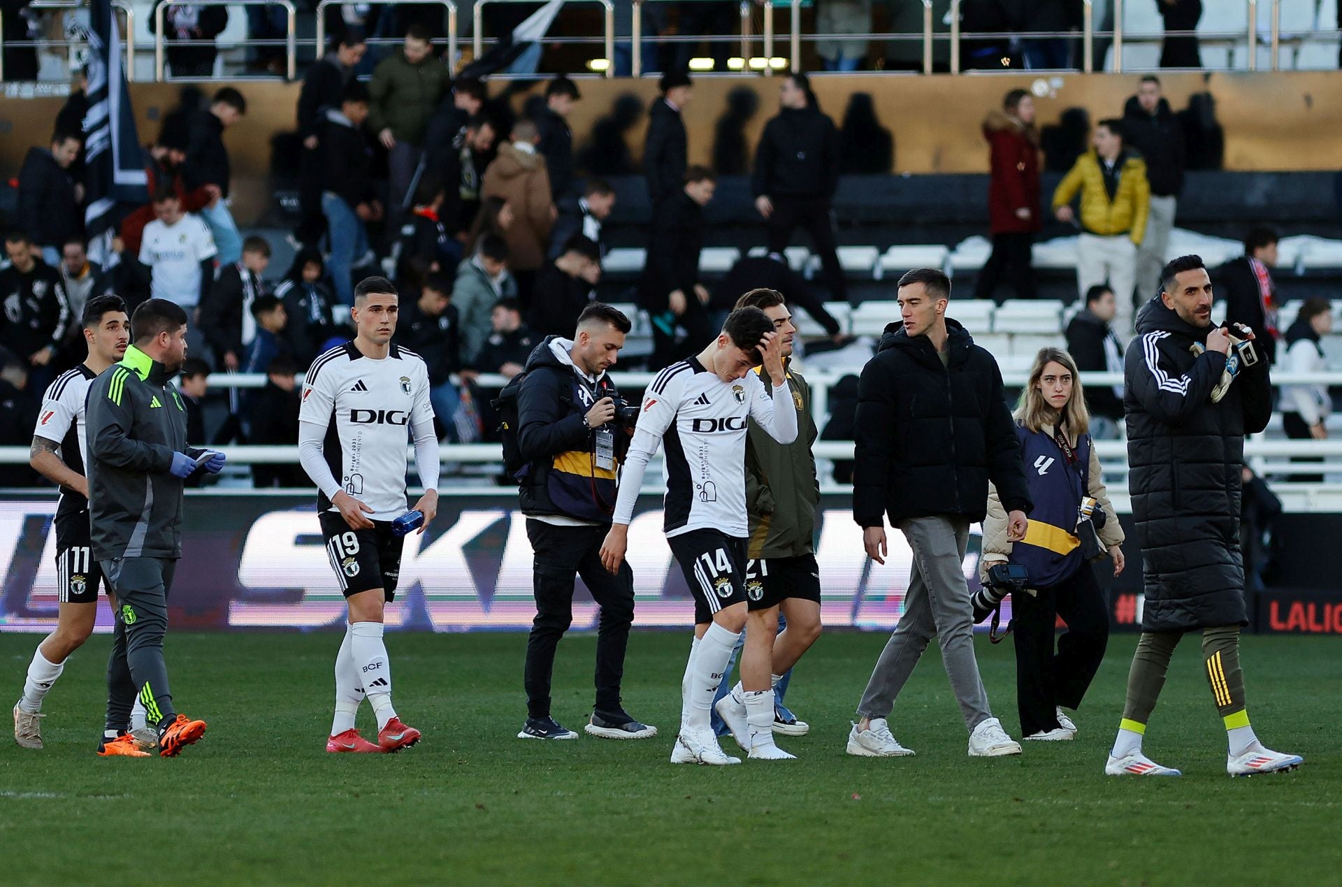 El Burgos deja escapar los tres puntos de El Plantío frente al Real Oviedo