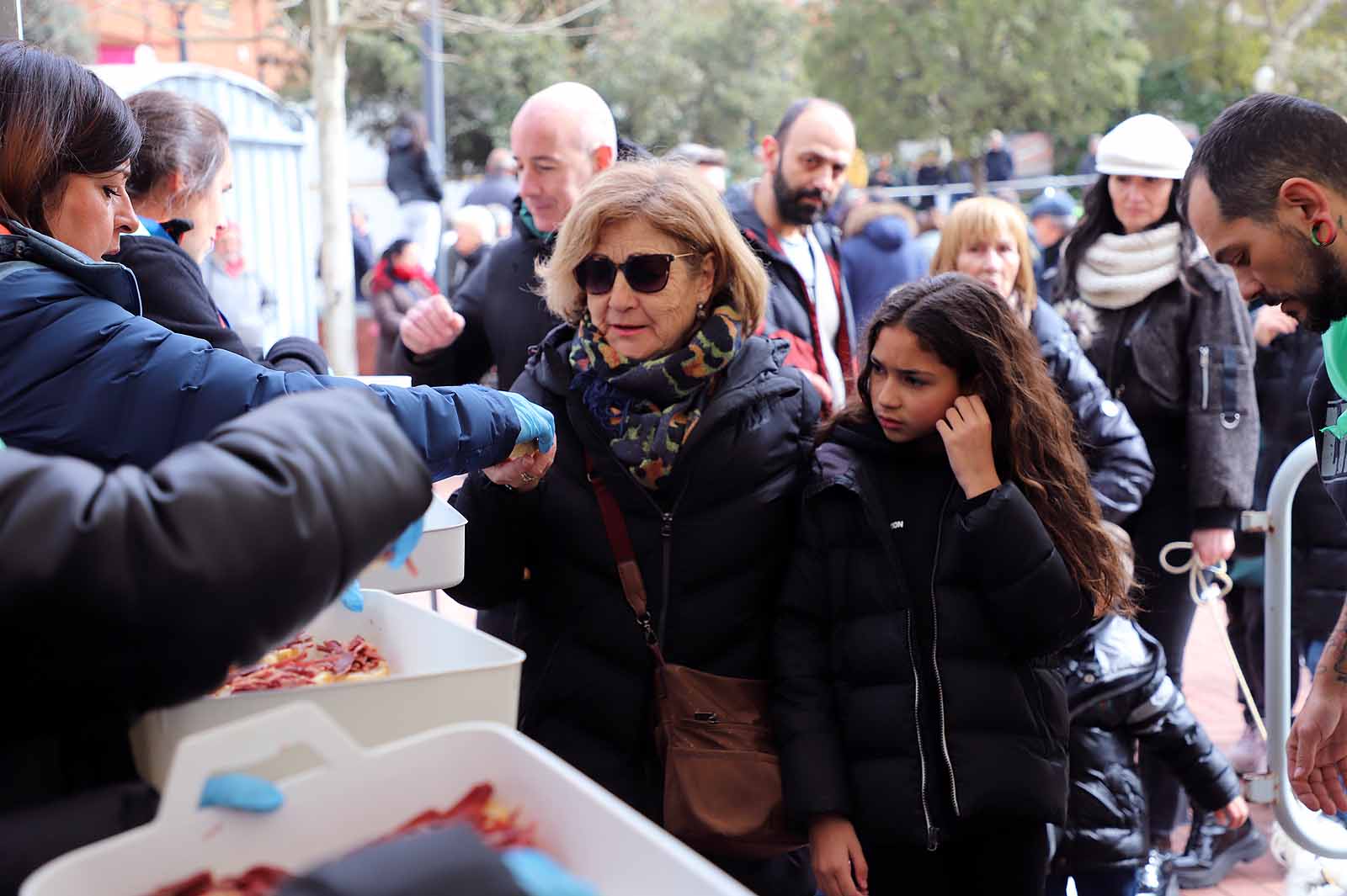 Así ha sido, en imágenes, el tracional reparto de cecina