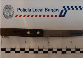 Cuchillo con el que el hombre amenazó a los presentes en el bar.