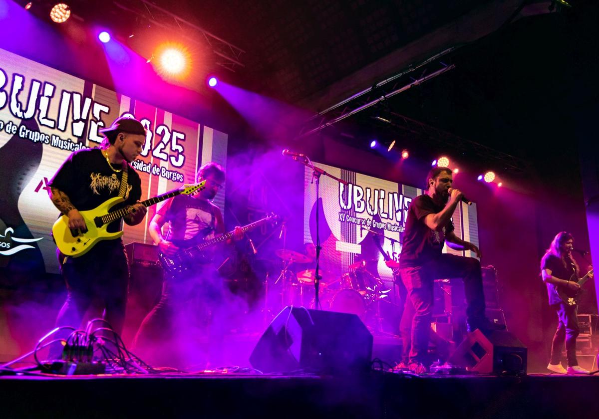 El grupo Ascua durante el concierto.