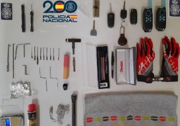 Sorprendidos en Burgos dos especialistas de robos en viviendas con un kit para asaltar domicilios