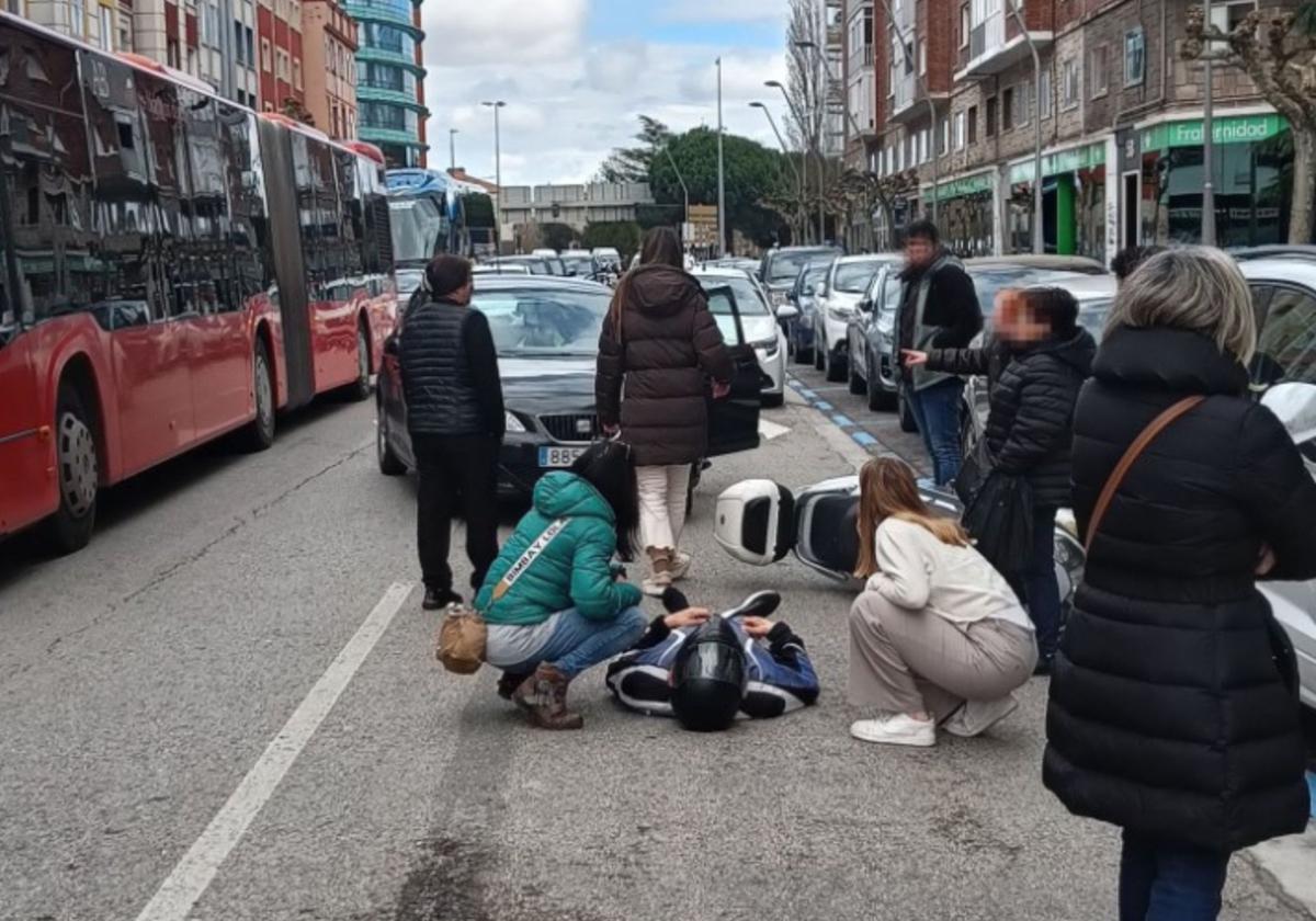 Motorista herido en un accidente en la calle Vitoria de Burgos.