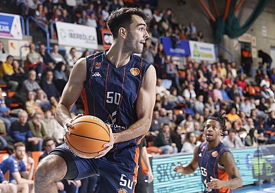 Momento del partido entre el Tizona Burgos y el Flexicar Fuenlabrada.