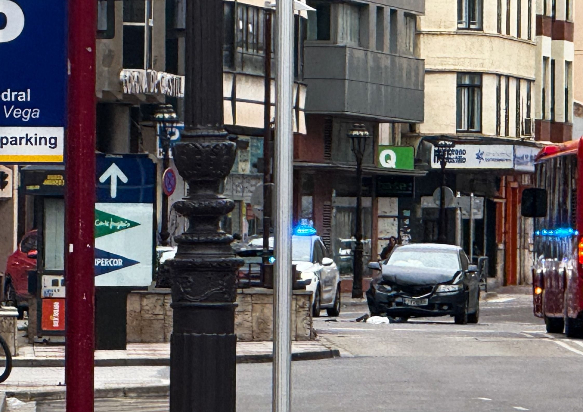 Dos heridos en un aparatoso choque frontal entre dos vehículos en Burgos