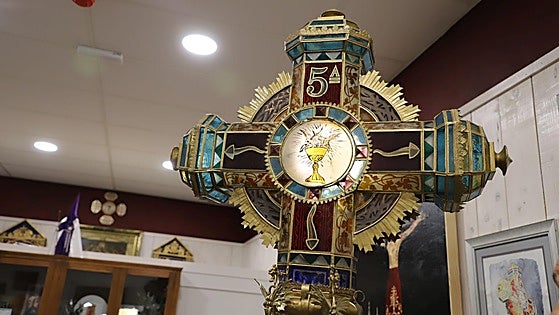 Las cruces farolas de más de un siglo que son un símbolo de la Semana Santa de Burgos