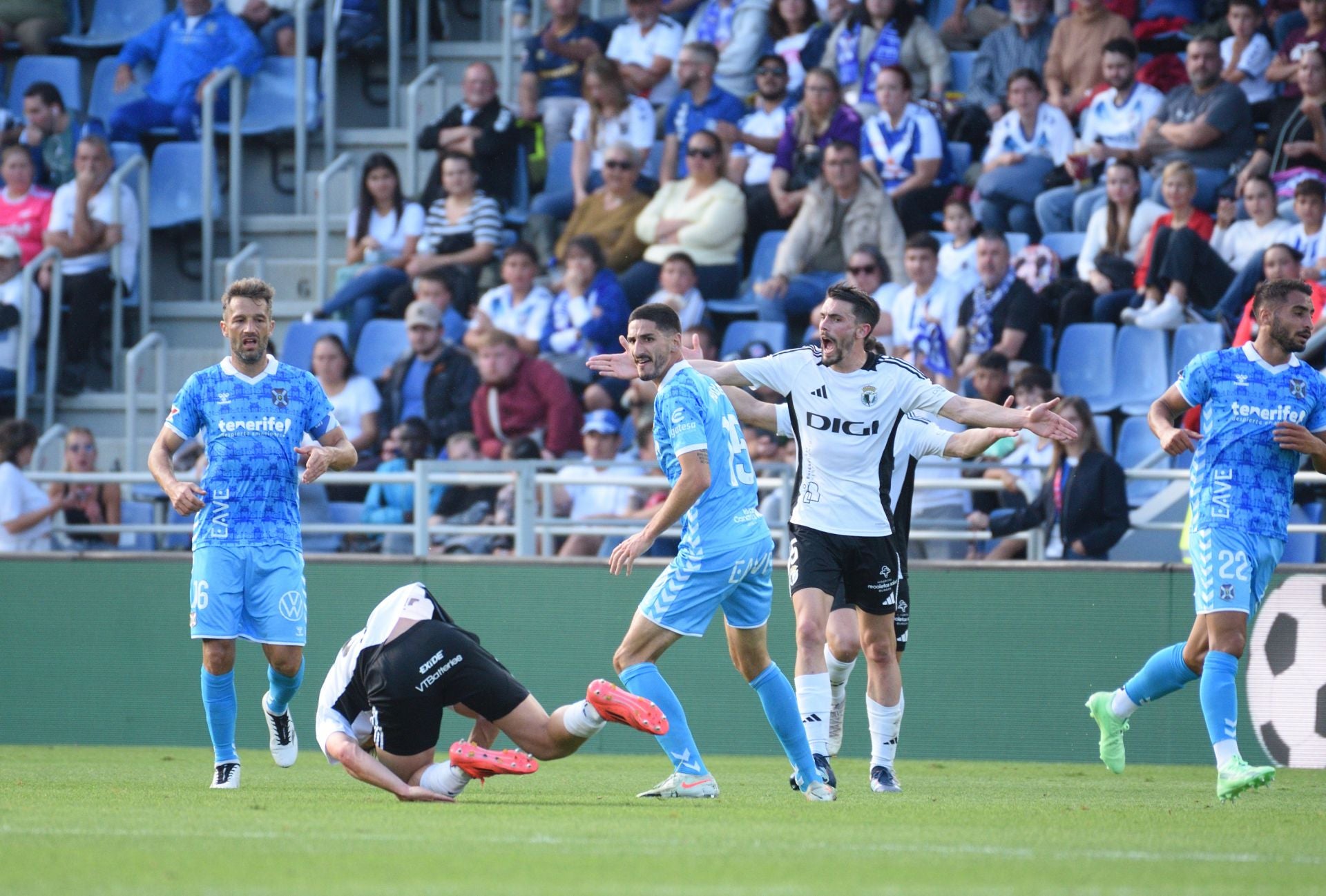 El empate del Burgos CF en Tenerife, en imágenes