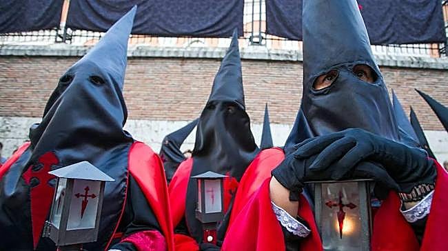 ¿Qué cofradía pide y gestiona el indulto a un reo cada año?