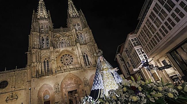 ¿En qué procesión participan todas y cada una de las cofradías y hermandades de Burgos?