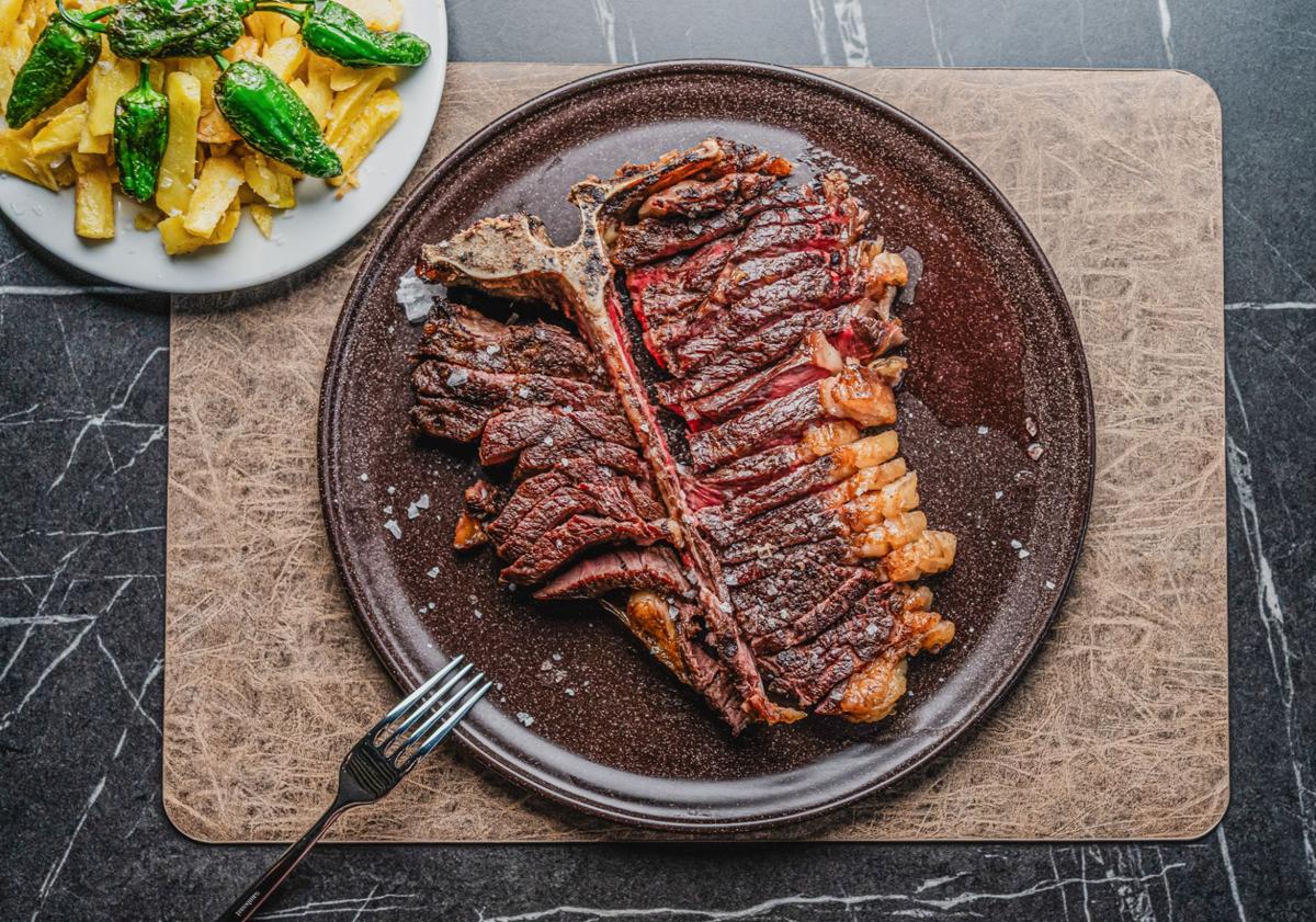 Imagen principal - Contéctate con el sabor de Burgos: Restaurante Ruta 66