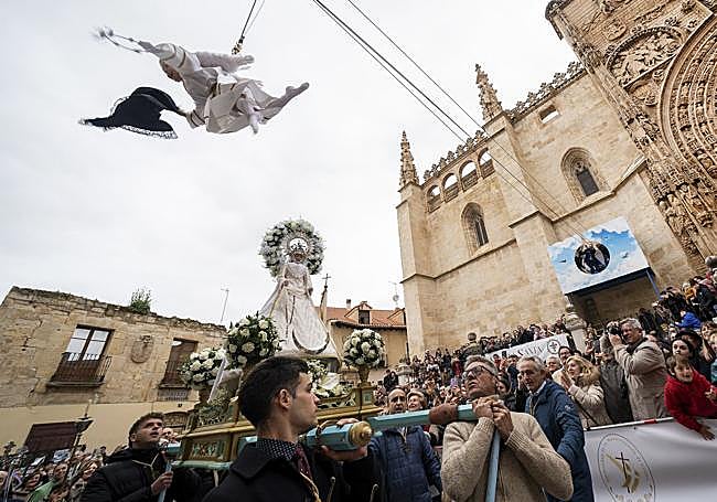 Bajada del Ángel en Aranda de Duero.