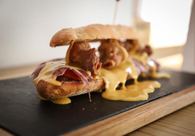 Bocata 'Único' del local burgalés Oé Oé Sport Bar