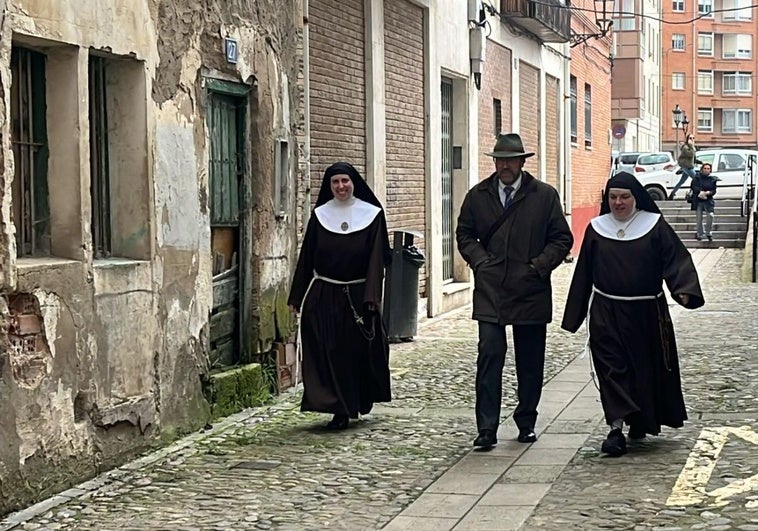 Dos de las monjas cismáticas de Belorado a su llegada al Juzgado de Briviesca.