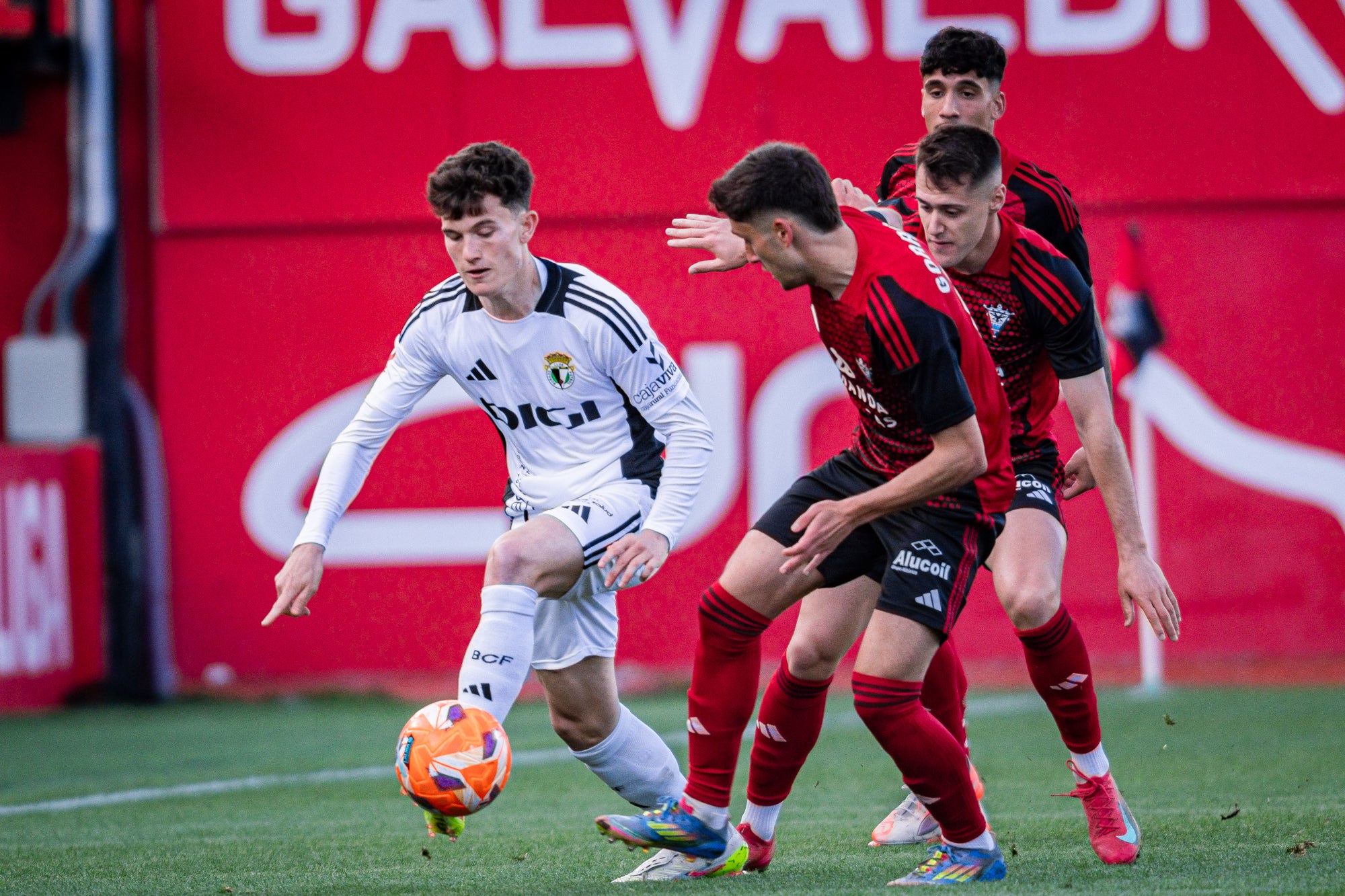 La derrota del Burgos CF en el derbi, en imágenes