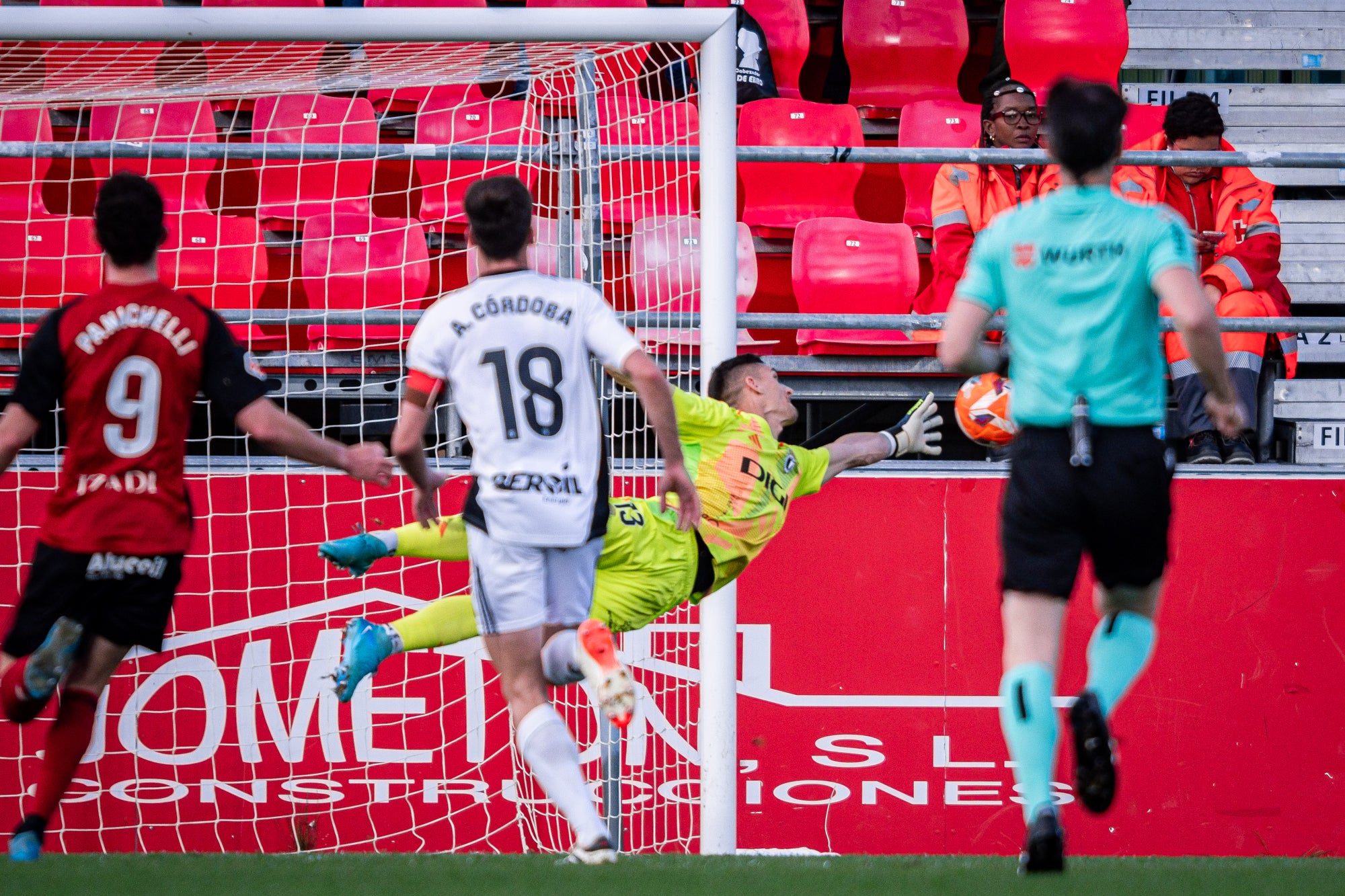 La derrota del Burgos CF en el derbi, en imágenes