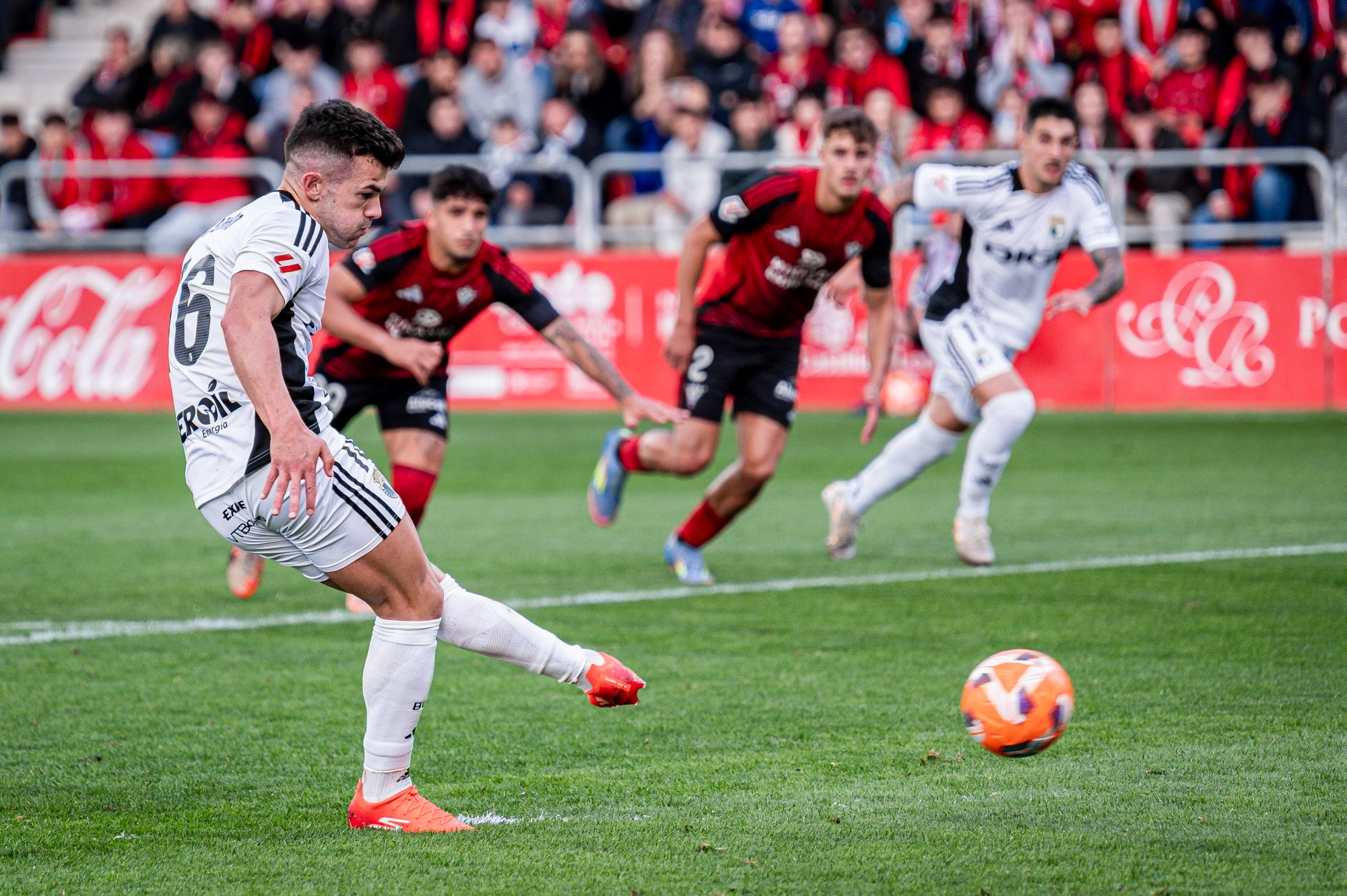 La derrota del Burgos CF en el derbi, en imágenes