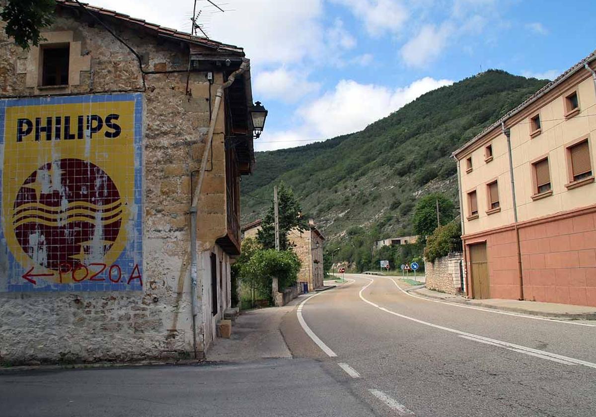 Pueblos y carreteras secundarias han estado tranquilas durante la jornada.