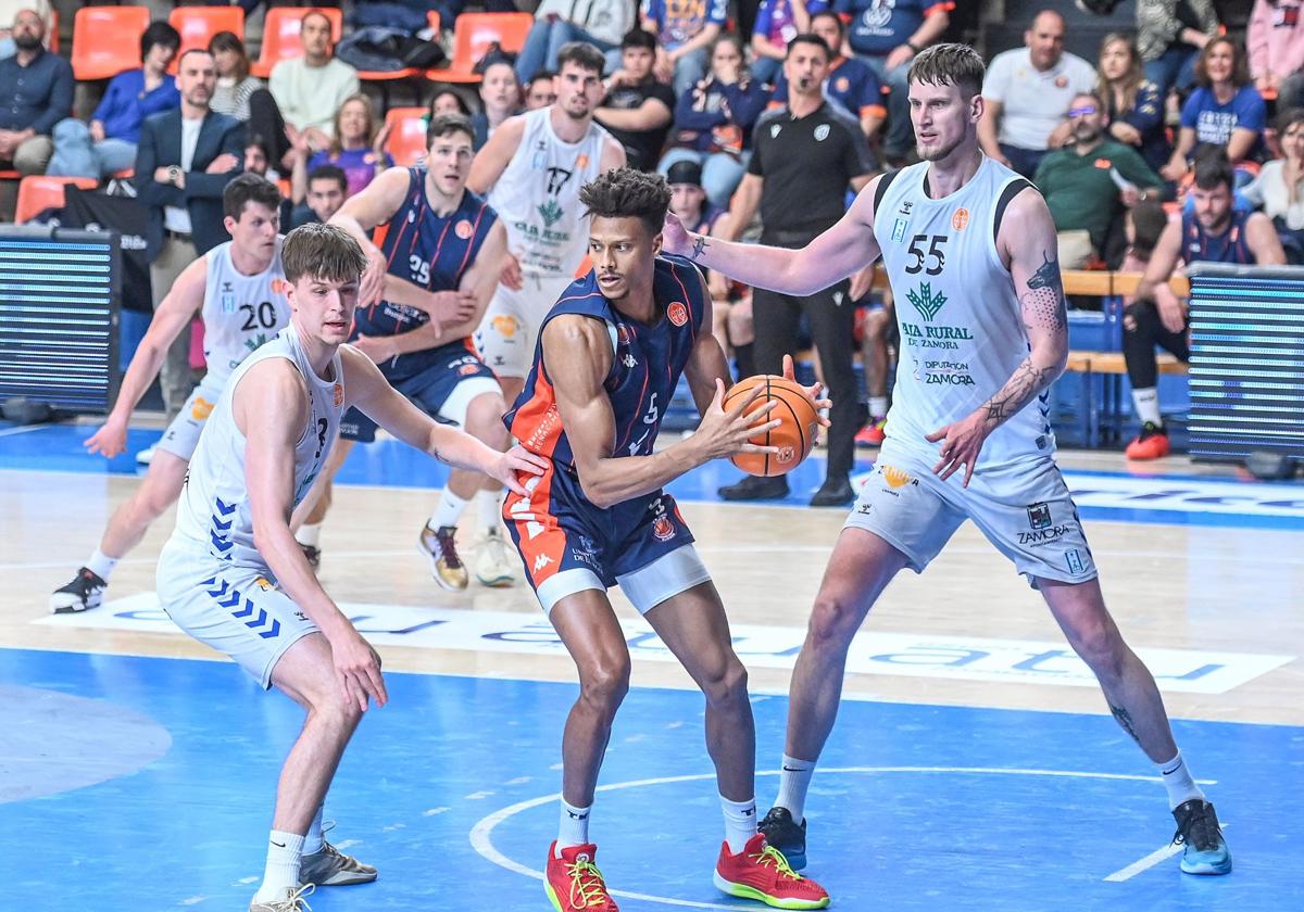 El partido entre Tizona y Zamora, en imágenes