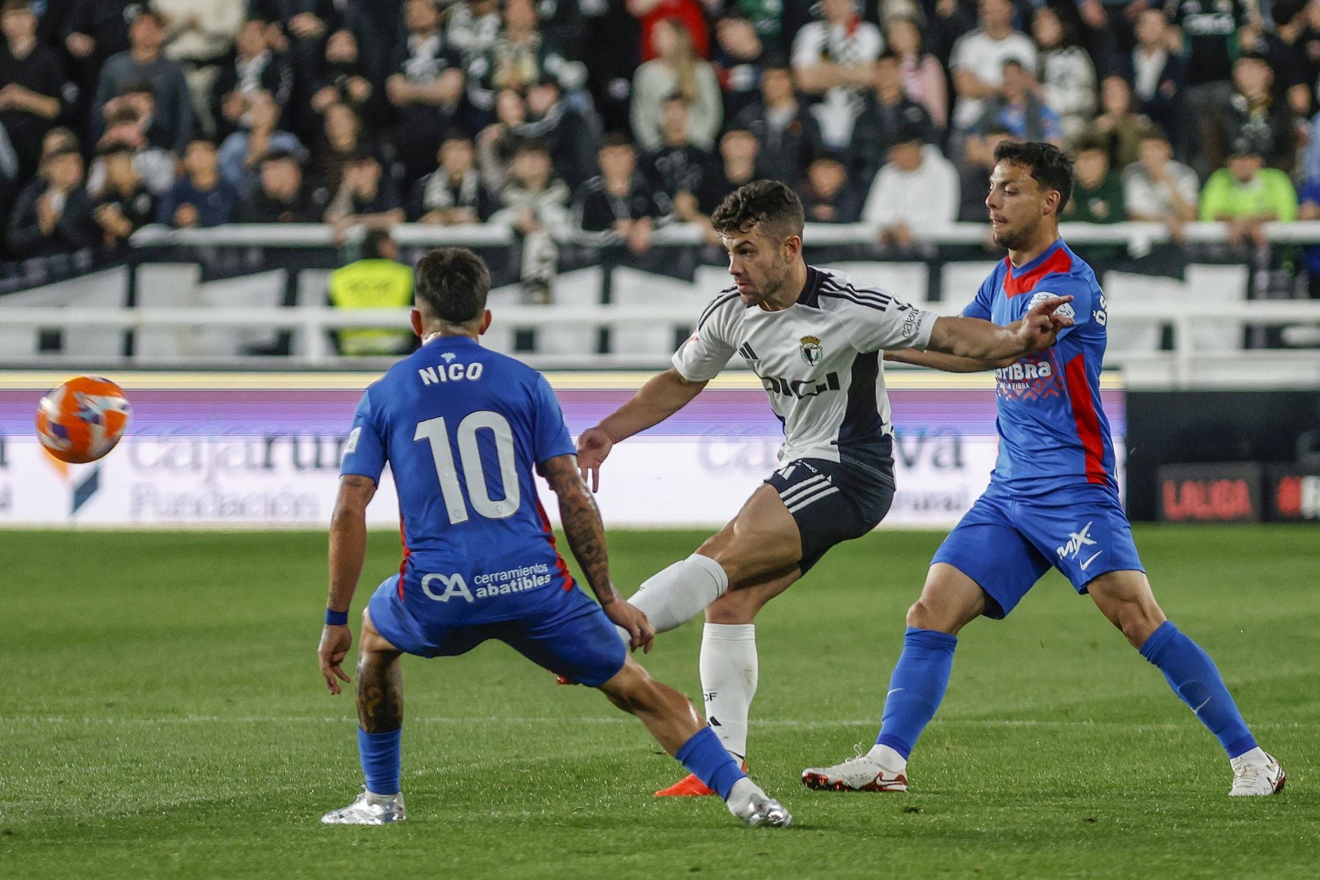 La derrota del Burgos frente al Elche, en imágenes