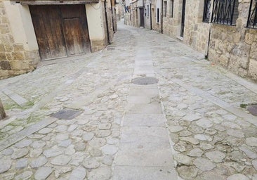 Castrojeriz renueva una calle clave del Camino de Santiago por seguridad y conservación urbana