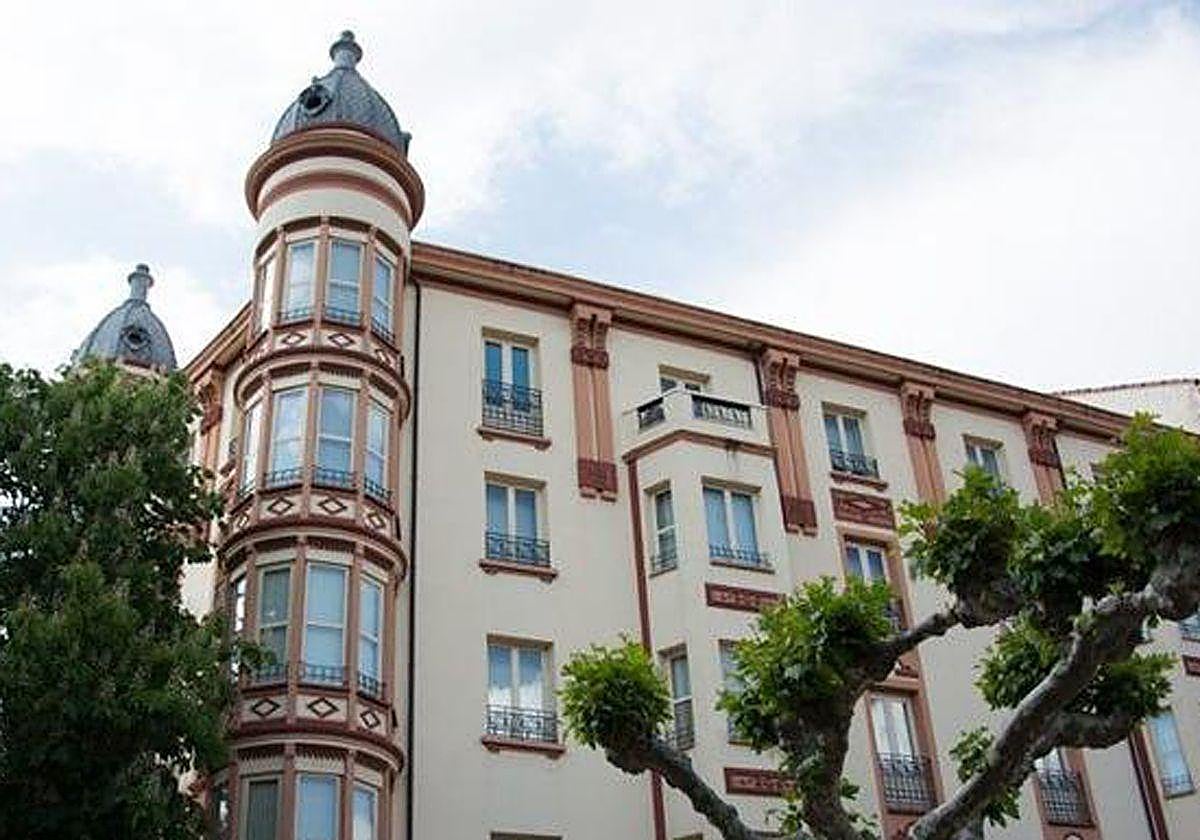 Edificio que acoge la sede de la Confederación de Asociaciones Empresariales de Burgos.