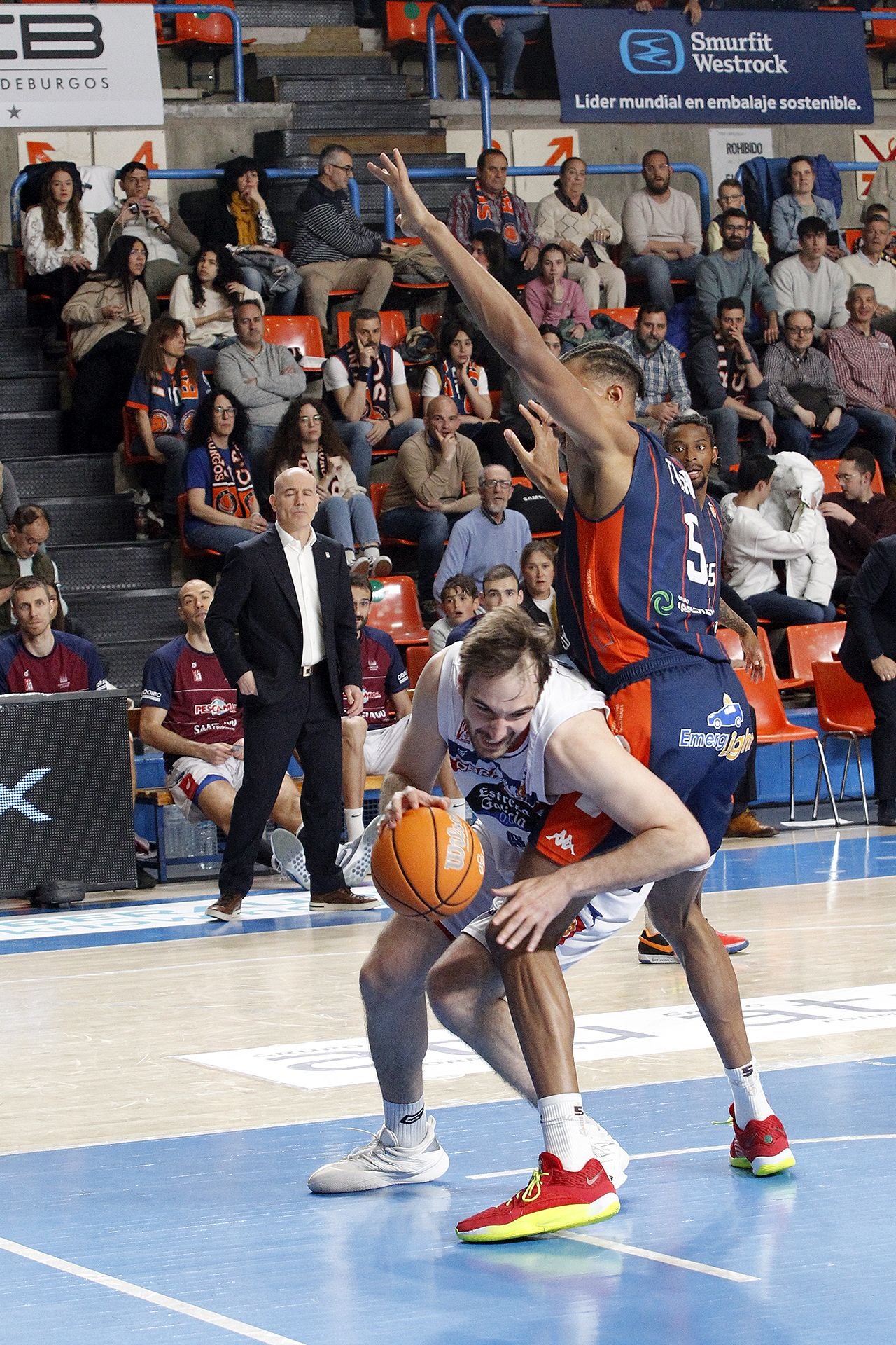 Imágenes de la derrota, aunque pase a playoffs, del Tizona