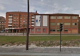 Edificio que albergaba la Escuela de Relaciones Laborales de Burgos.