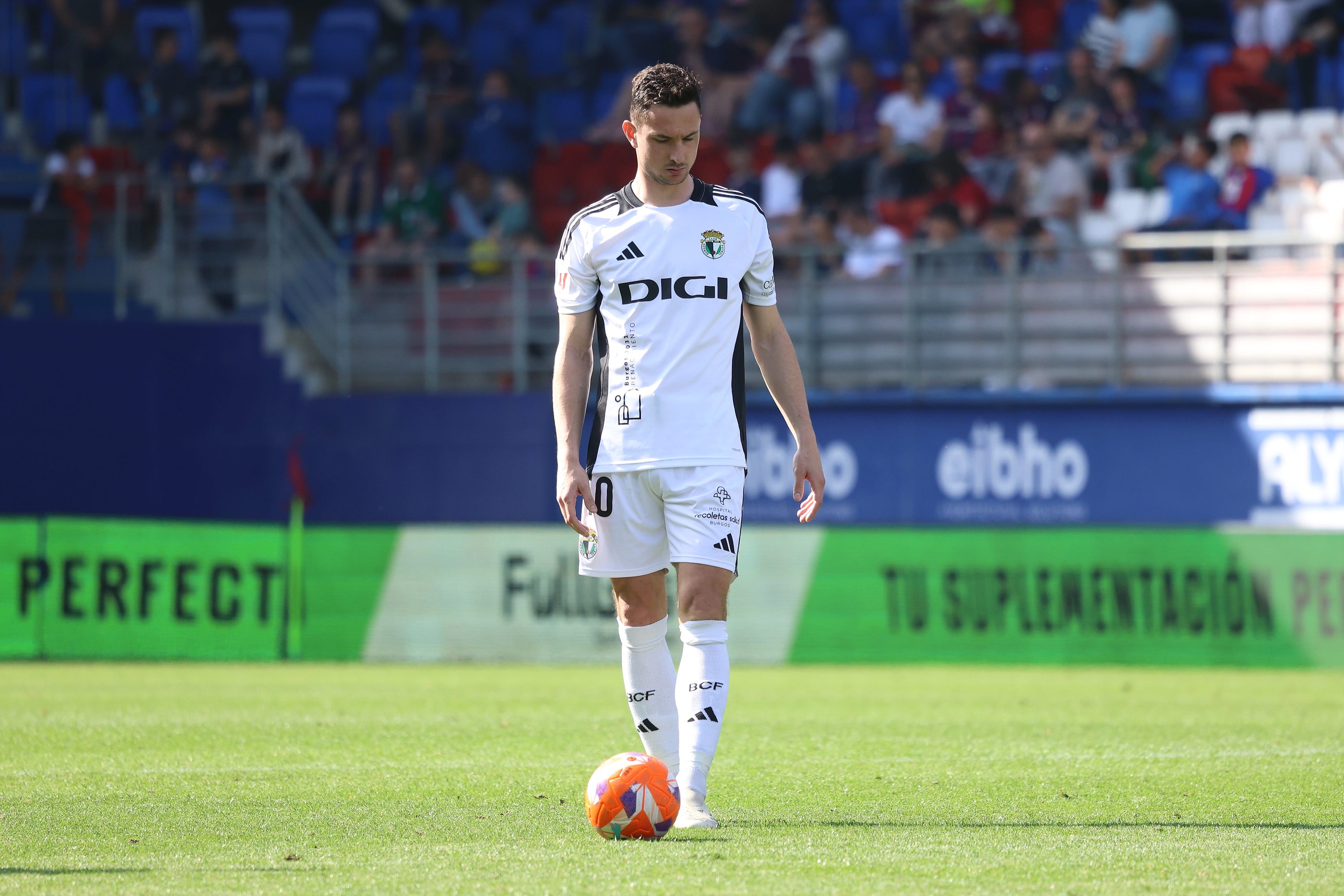 Así ha sido, en imágenes, la derrota del Burgos CF ante el Eibar