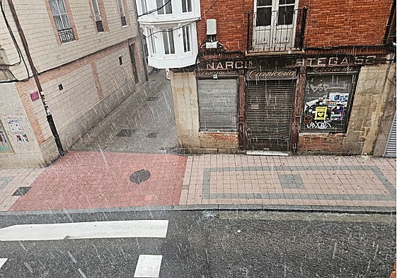 La tormenta ha descargado en torno a las 16.00 horas en Miranda de Ebro.