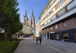 Calle de la Asunción de Nuestra Señora con la Catedral al fondo.