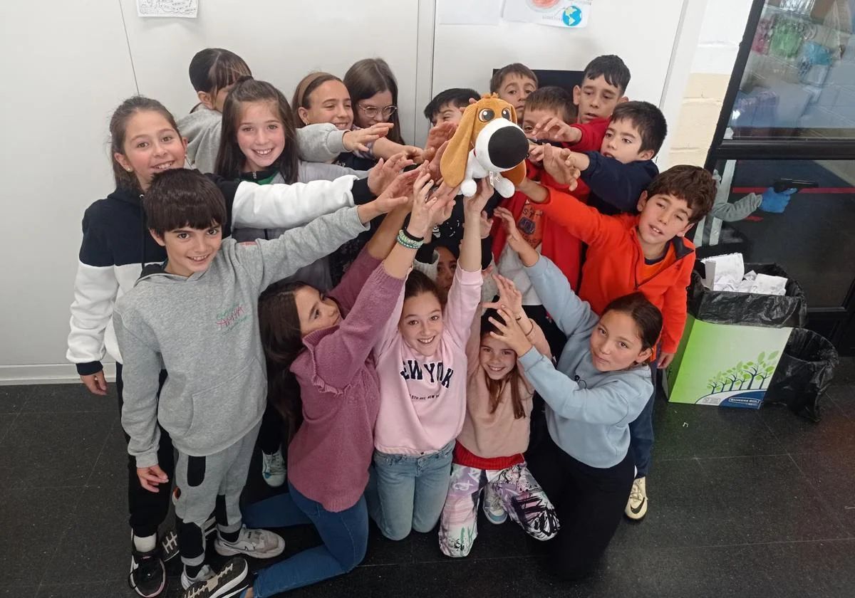 Los escolares de Burgos que se vuelcan con los animales abandonados: «Quien salva una vida salva el mundo»