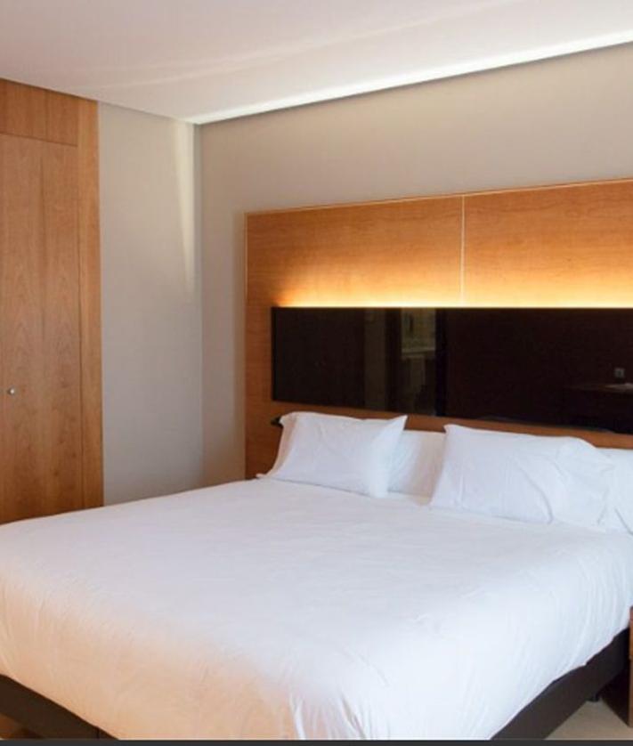 Imagen secundaria 2 - Vive una experiencia de hotel única en Burgos