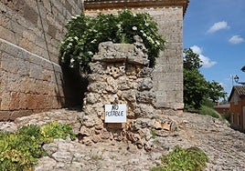 En la fuente de Grijalba, en Burgos, cuelga el cartel de 'No potable'