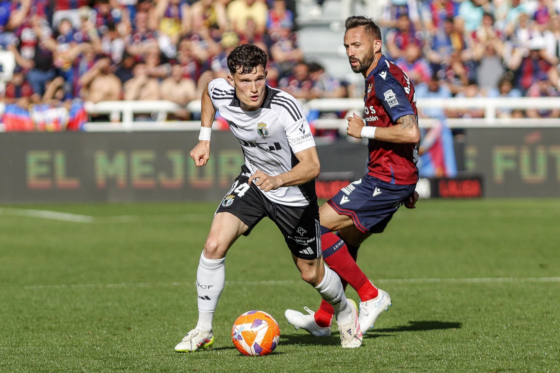 El Levante sella el ascenso directo en El Plantío