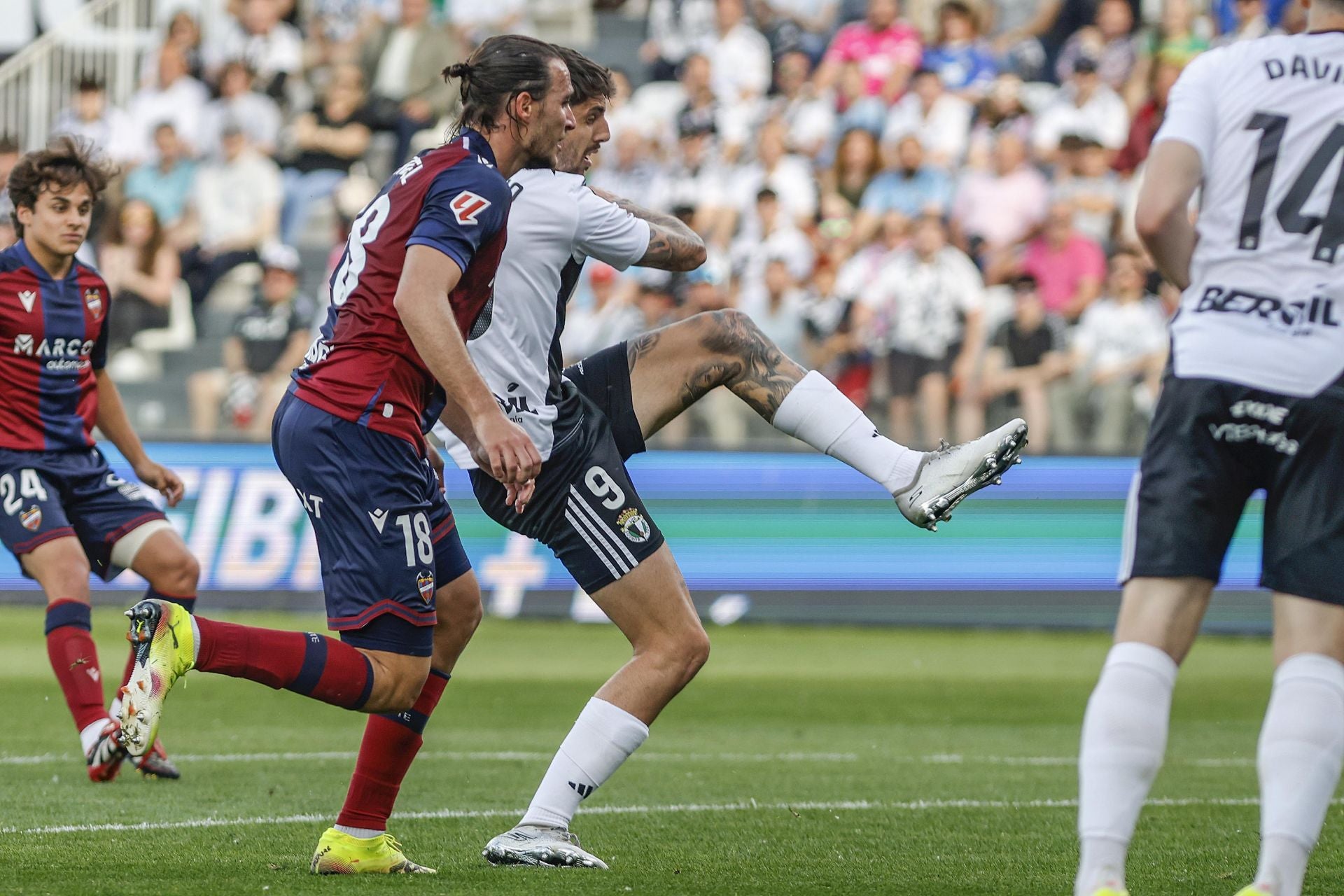 El Levante sella el ascenso directo en El Plantío