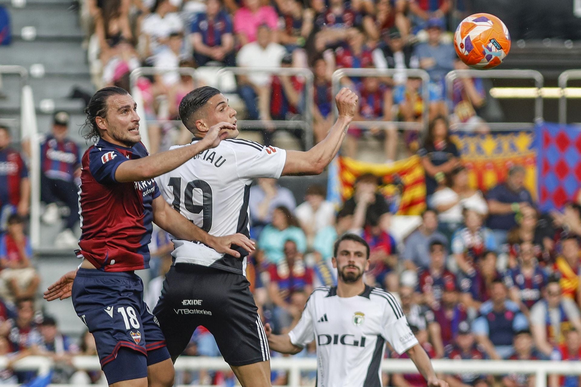 El Levante sella el ascenso directo en El Plantío