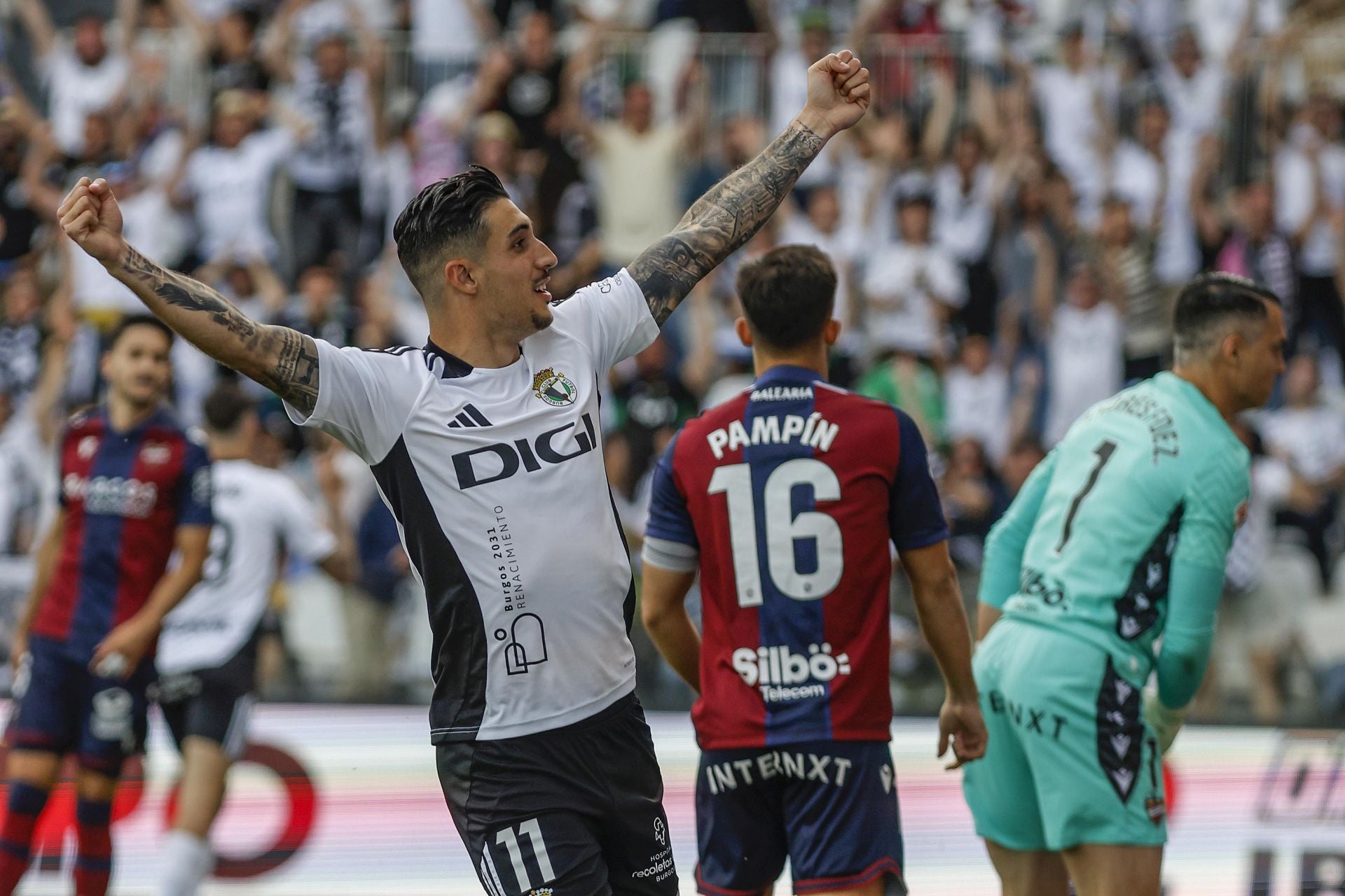 El Levante sella el ascenso directo en El Plantío