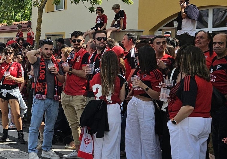 La afición se ha volcado animando al equipo jabato