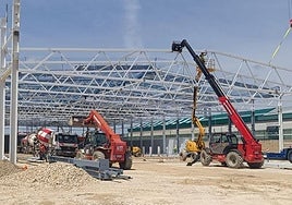 Las obras de construcción de la nueva nave avanzan a buen ritmo.
