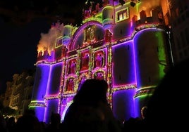El video mapping sobre el arco Santa María.