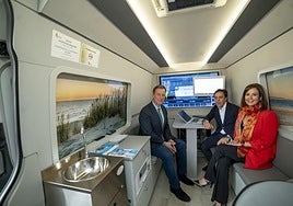 Fotografías del interior de la Unidad Móvil con la Directora Gerente de Recoletas Salud Burgos, el Presidente de la Diputación Provincial y el Gerente del Instituto Oftalmológico Recoletas.