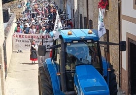 Manifestación contra los macroproyectos energéticos en La Puebla de Arganzón