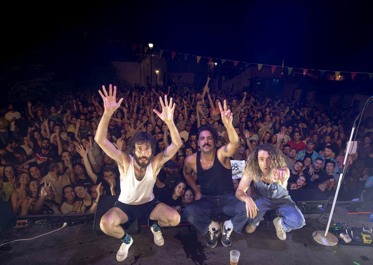 Imagen secundaria 1 - Fotos de anteriores ediciones del festival.